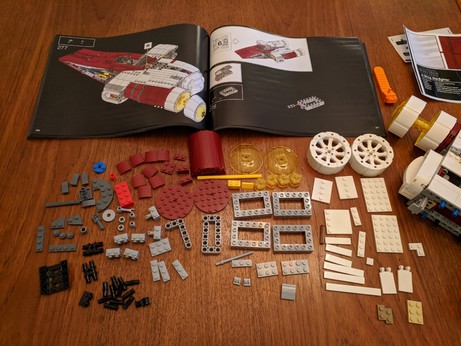 A smaller pills of parts than the last one, and with a few different pieces in it too